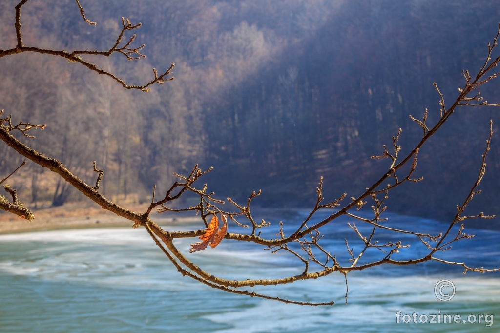 Zaleđeno jezero