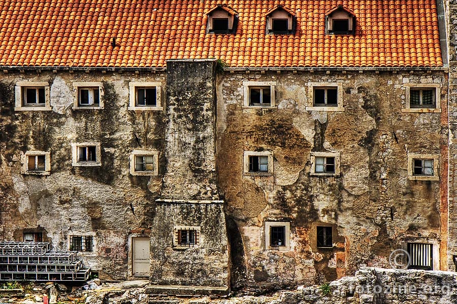 tužne male lastre