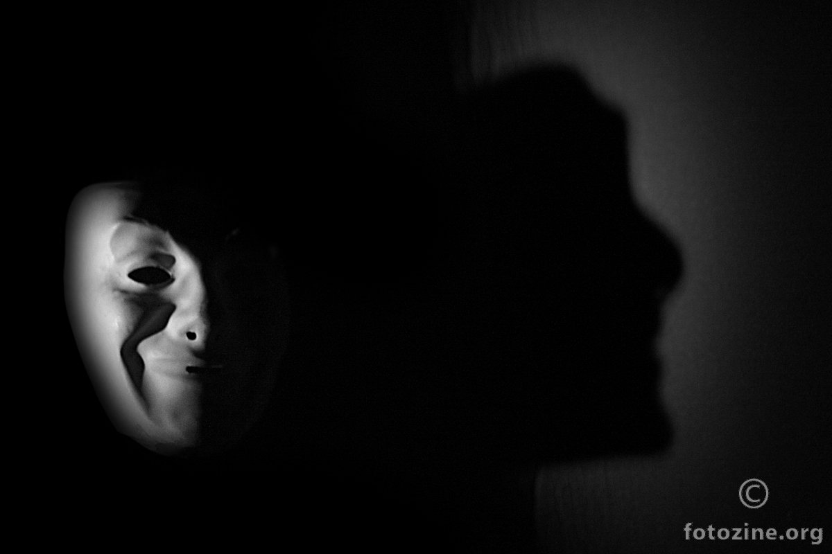 iza maske...