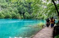 uz jezero